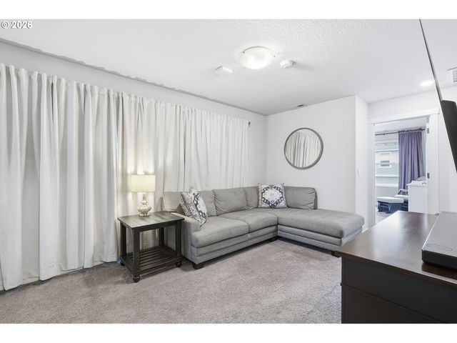 7950 Se BUTTERNUT CREEK Pkwy, Hillsboro, OR 97123