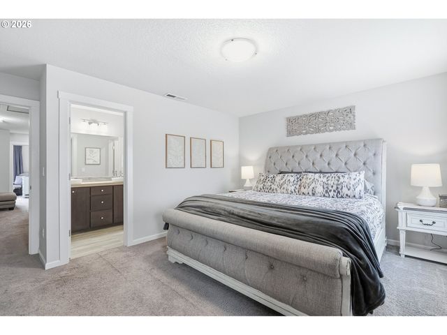 7950 Se BUTTERNUT CREEK Pkwy, Hillsboro, OR 97123