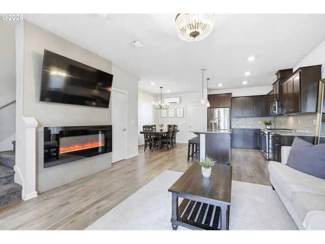 7950 Se BUTTERNUT CREEK Pkwy, Hillsboro, OR 97123