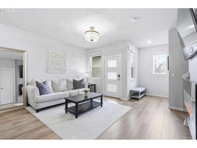 7950 Se BUTTERNUT CREEK Pkwy, Hillsboro, OR 97123