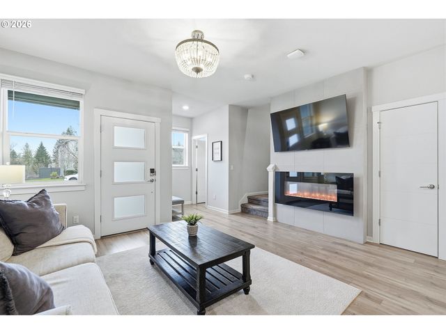 7950 Se BUTTERNUT CREEK Pkwy, Hillsboro, OR 97123