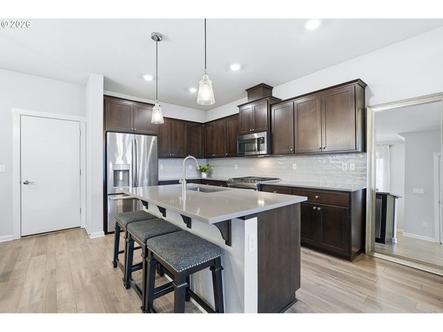 7950 Se BUTTERNUT CREEK Pkwy, Hillsboro, OR 97123