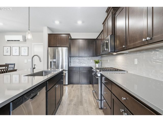 7950 Se BUTTERNUT CREEK Pkwy, Hillsboro, OR 97123