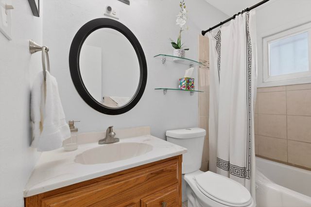 10225 Propps Street NE, Albuquerque, NM 87112