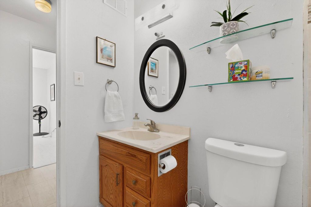 Image 26 of property listing at 10225 Propps Street NE, Albuquerque, NM 87112