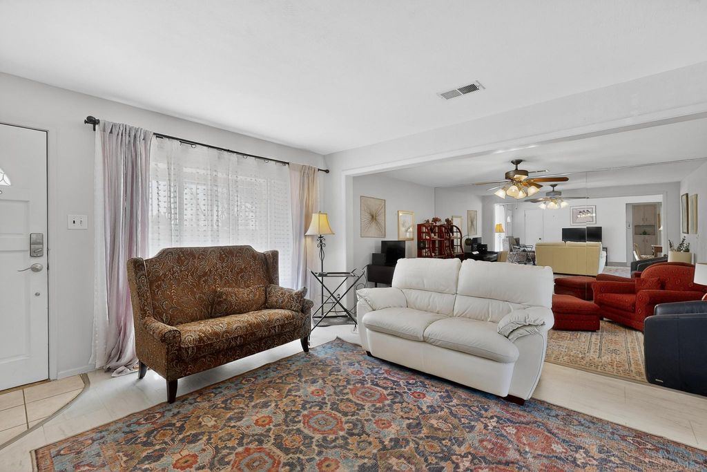 Image 3 of property listing at 10225 Propps Street NE, Albuquerque, NM 87112