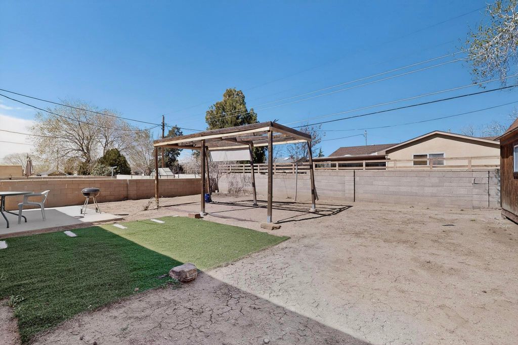 Image 31 of property listing at 10225 Propps Street NE, Albuquerque, NM 87112
