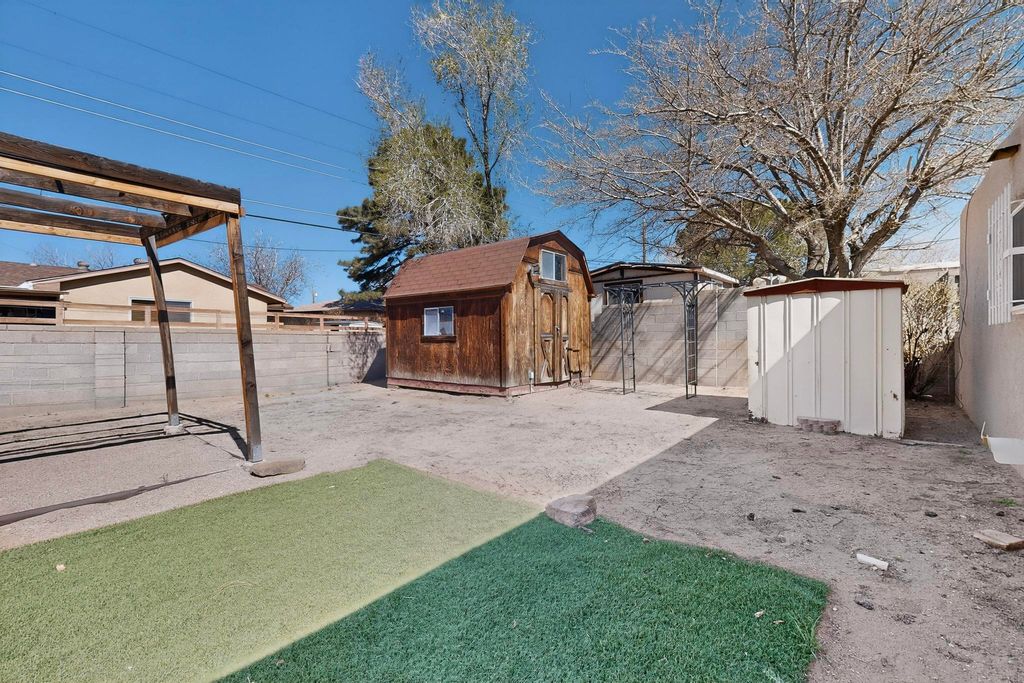 Image 32 of property listing at 10225 Propps Street NE, Albuquerque, NM 87112