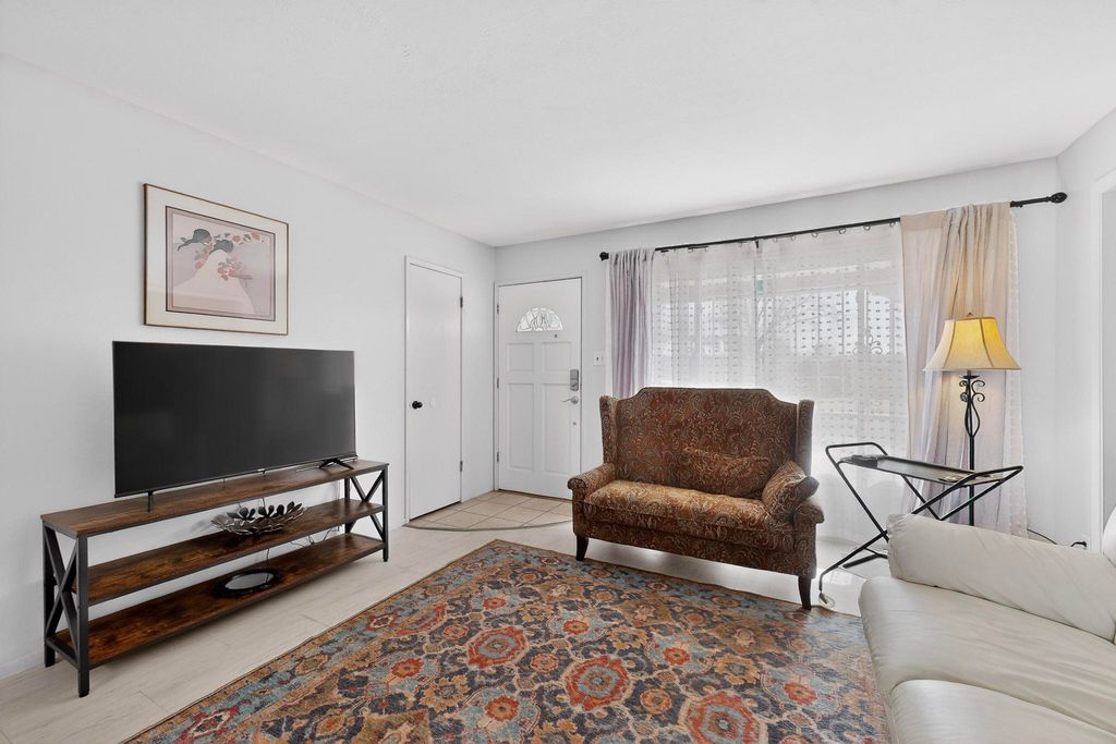 Image 5 of property listing at 10225 Propps Street NE, Albuquerque, NM 87112