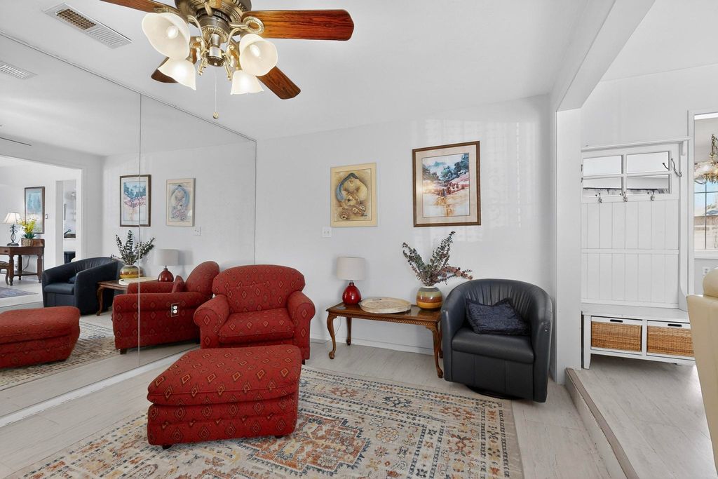 Image 8 of property listing at 10225 Propps Street NE, Albuquerque, NM 87112