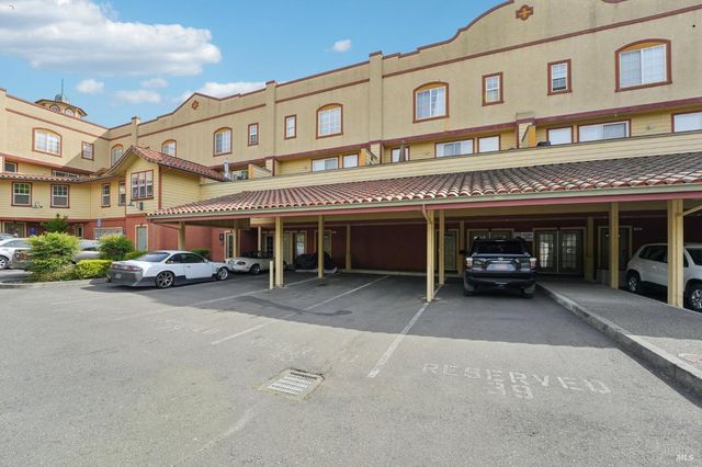 43 Johnson St, Windsor, CA 95492