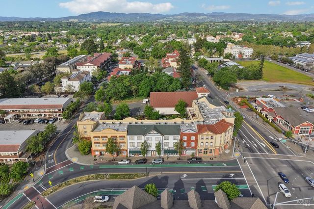 43 Johnson St, Windsor, CA 95492