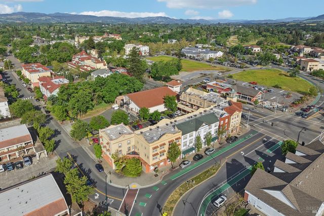 43 Johnson St, Windsor, CA 95492