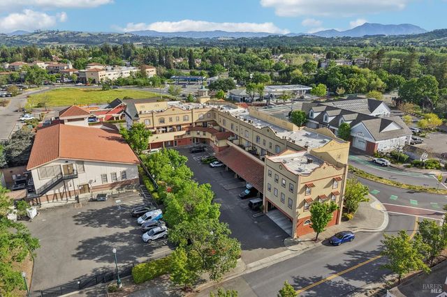 43 Johnson St, Windsor, CA 95492