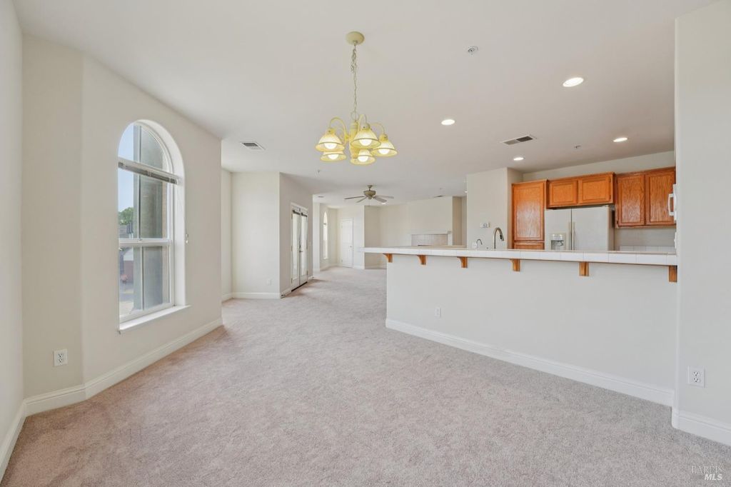 43 Johnson St, Windsor, CA 95492