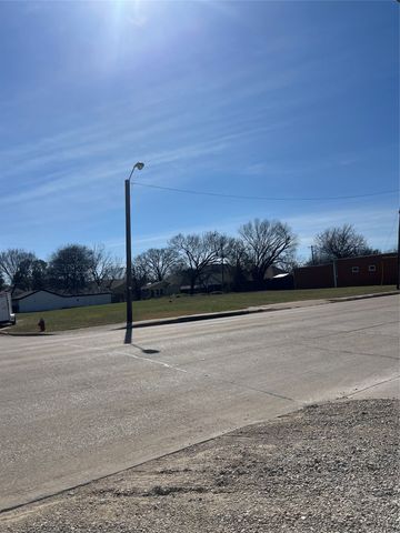 8021 White Settlement Road, White Settlement, TX 76108