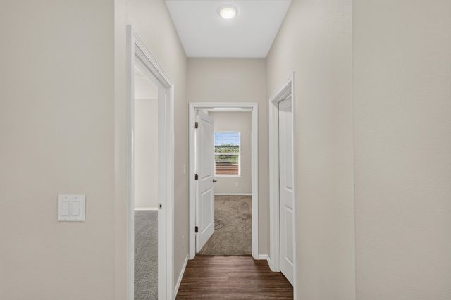 1242 Tierra Verde Loop NW, Los Lunas, NM 87031