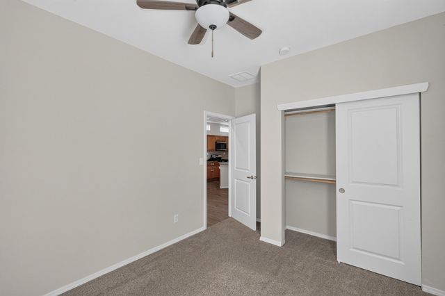 1242 Tierra Verde Loop NW, Los Lunas, NM 87031