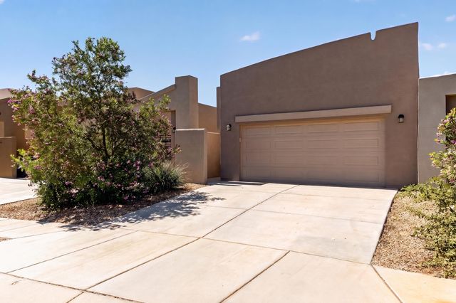 1242 Tierra Verde Loop NW, Los Lunas, NM 87031