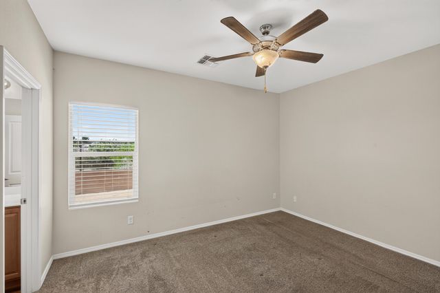 1242 Tierra Verde Loop NW, Los Lunas, NM 87031