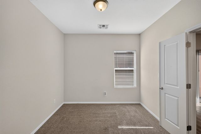 1242 Tierra Verde Loop NW, Los Lunas, NM 87031