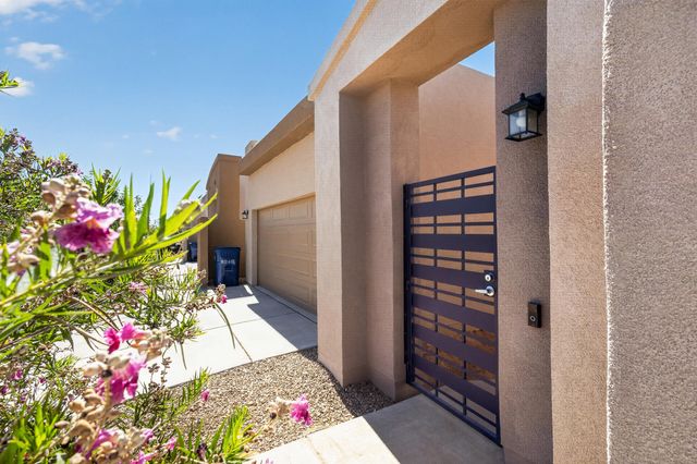 1242 Tierra Verde Loop NW, Los Lunas, NM 87031
