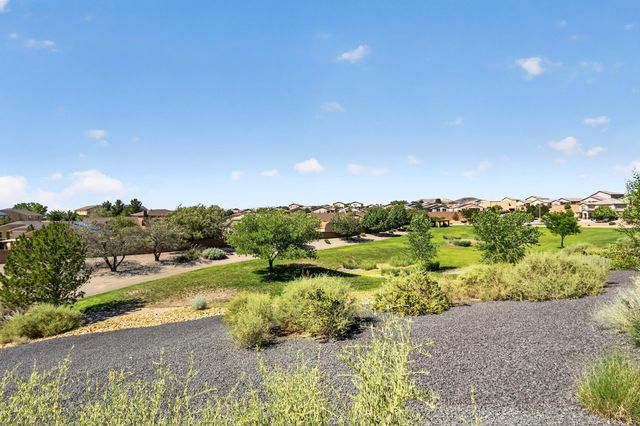1242 Tierra Verde Loop NW, Los Lunas, NM 87031