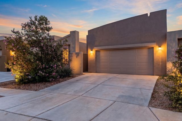 1242 Tierra Verde Loop NW, Los Lunas, NM 87031