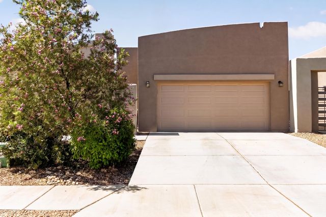 1242 Tierra Verde Loop NW, Los Lunas, NM 87031