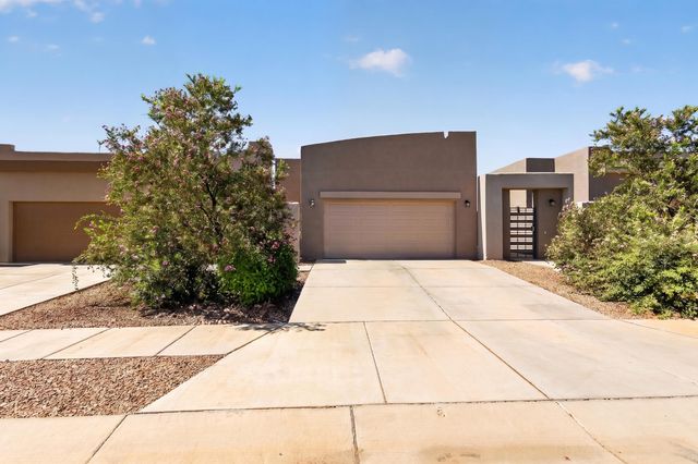 1242 Tierra Verde Loop NW, Los Lunas, NM 87031