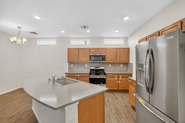 1242 Tierra Verde Loop NW, Los Lunas, NM 87031