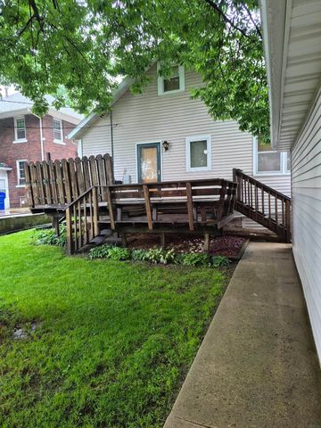 218 3rd Ave SE, Oelwein, IA 50662