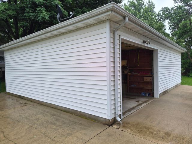 218 3rd Ave SE, Oelwein, IA 50662