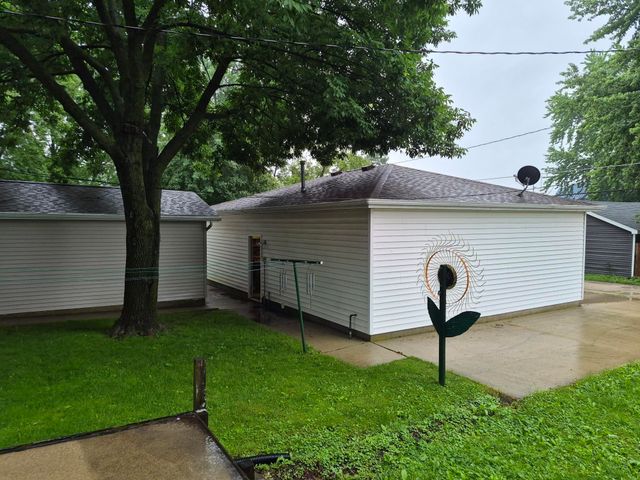 218 3rd Ave SE, Oelwein, IA 50662