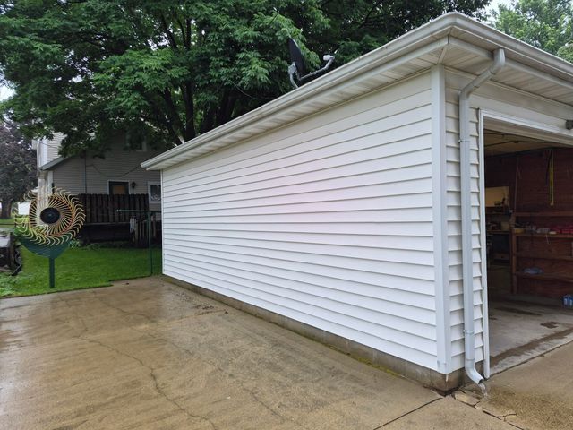 218 3rd Ave SE, Oelwein, IA 50662