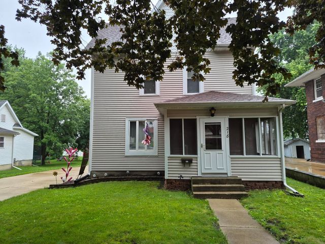 218 3rd Ave SE, Oelwein, IA 50662