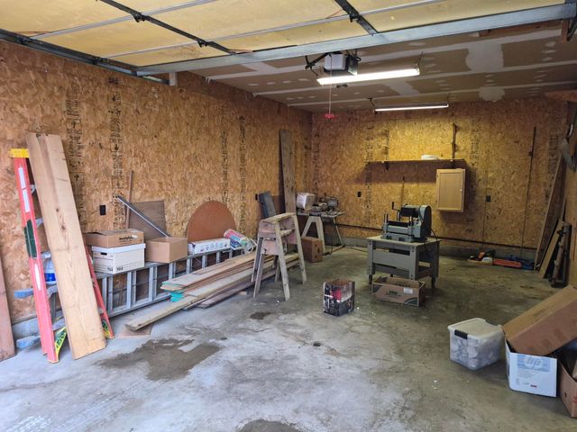 218 3rd Ave SE, Oelwein, IA 50662