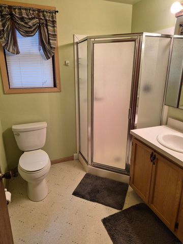 218 3rd Ave SE, Oelwein, IA 50662