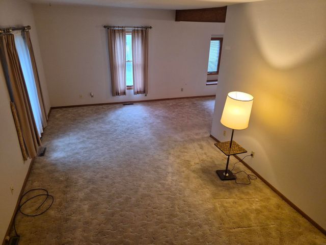 218 3rd Ave SE, Oelwein, IA 50662