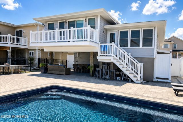 9 Neptune Road, Toms River, NJ 08753