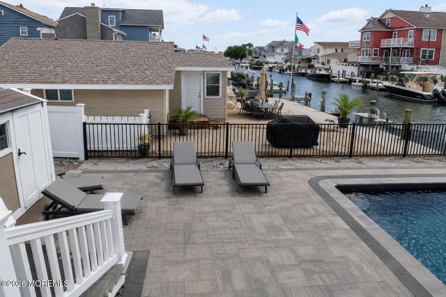 9 Neptune Road, Toms River, NJ 08753