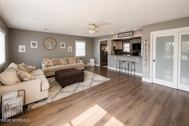 9 Neptune Road, Toms River, NJ 08753