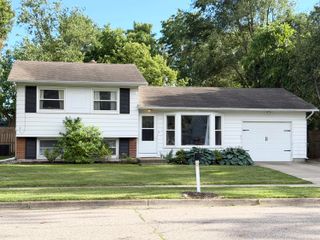 4310 Winthrop Avenue, Portage City, MI 49002