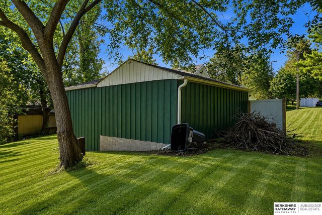 7082 Binney Street, Omaha, NE 68104