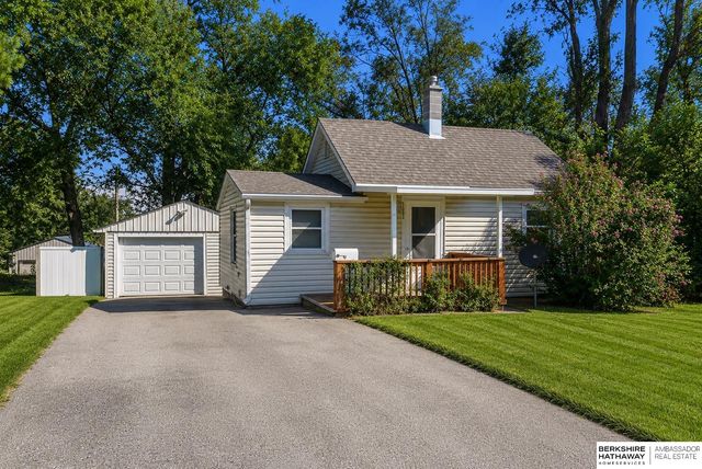 7082 Binney Street, Omaha, NE 68104