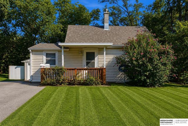 7082 Binney Street, Omaha, NE 68104