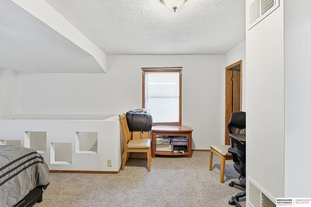 7082 Binney Street, Omaha, NE 68104
