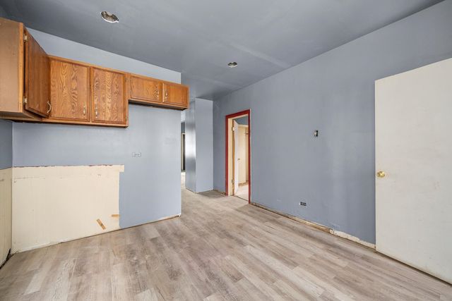 8545 S Saginaw Avenue, Chicago, IL 60617