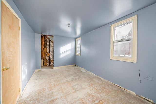 8545 S Saginaw Avenue, Chicago, IL 60617