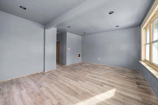8545 S Saginaw Avenue, Chicago, IL 60617